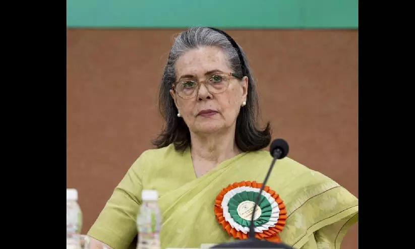 ഒരു കോൺഗ്രസ് നേതാവിനും സ്വത്തോ പണമോ ലഭിക്കുന്നില്ല;  നാഷനൽ ഹെറാൾഡ് കേസ് ‘വിചിത്രവും അസാധാരണ’വുമെന്ന് സോണിയയുടെ അഭിഭാഷകൻ