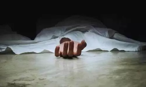 സ്കൂ​ൾ ബാ​ഗോ​ടെ കു​ഴി​ച്ചി​ടു​മ്പോ​ൾ 15കാ​രി​യു​ടെ മൃ​ത​ദേ​ഹ​ത്തി​ൽ പാ​വാ​ട​യും അ​ടി​വ​സ്ത്ര​വും ഇ​ല്ലാ​യി​രു​ന്നു