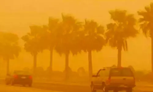 ക​ന​ത്ത ചൂ​ട് തു​ട​രും; രാ​ജ്യ​ത്ത് വ്യാ​പ​ക പൊ​ടി​ക്കാ​റ്റ് ഇ​ന്നും തു​ട​രും