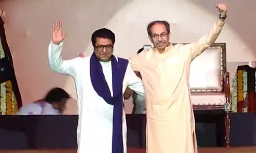 ഒരുമിച്ചാണ് വന്നത്, ഒരുമിച്ച് തന്നെ നിൽക്കും; മോദിക്കെതിരെ ഒന്നിച്ച് ഉദ്ധവ് താക്കറെയും രാജ് താക്കറെയും