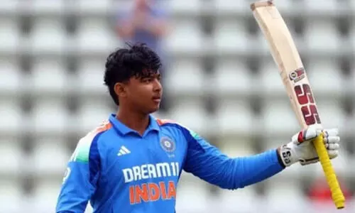 വൈഭവ് ഷോ തുടരുന്നു! 52 പന്തിൽ സെഞ്ച്വറി, റെക്കോഡ്; ഇന്ത്യ വമ്പൻ സ്കോറിലേക്ക്...