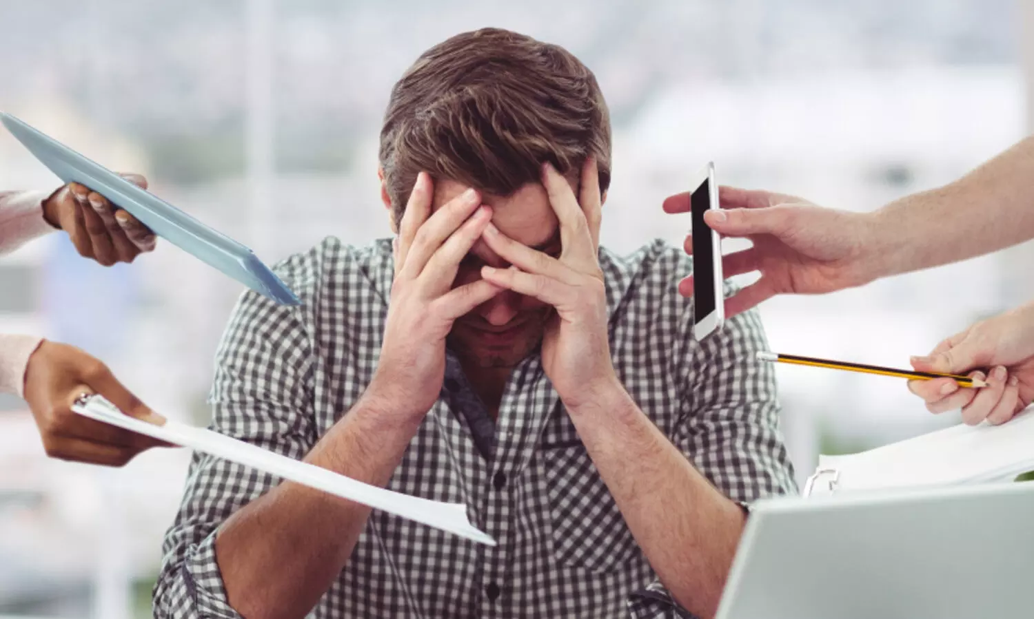 ഒരു ദിവസം 12 മണിക്കൂർ ജോലി, ആഴ്ചയിൽ 6 ദിവസം, ചിലപ്പോൾ ഞായറാഴ്ചയിലും പണിയെടുക്കണം; ജീവനക്കാരുടെ തൊഴിൽ സമയത്തെക്കുറിച്ച് ബംഗളൂരുവിലെ സ്റ്റാർട്ട് അപ്പ് ഉടമ