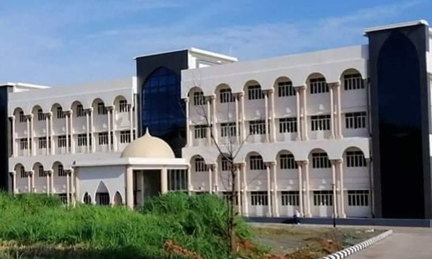 അലീഗഢ് മലപ്പുറം കേന്ദ്രത്തിൽ ബി.ബി.എക്ക് അനുമതി; പുതിയ കോഴ്സ് സ്വാശ്രയ മോഡിൽ