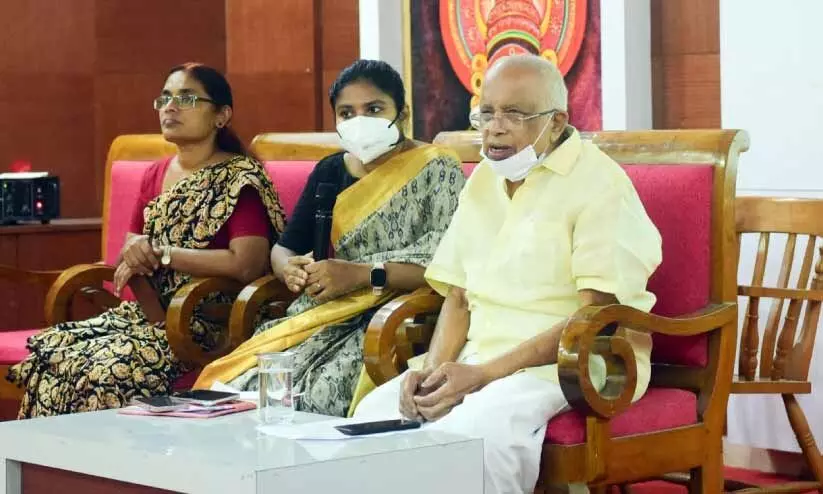 പുതുപ്പരിയാരത്ത് റെയില് ഫെന്സിങ്ങിന് 18 കോടിയുടെ പദ്ധതി പുതുപ്പരിയാരത്ത് റെയില് ഫെന്സിങ്ങിന് 18 കോടിയുടെ പദ്ധതി