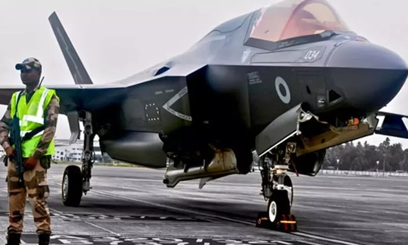 മടങ്ങാൻ സമയമായി......  ദിവസങ്ങളായി തിരുവനന്തപുരത്ത് കുടുങ്ങി കിടക്കുന്ന യുദ്ധ വിമാനം തിരികെ കൊണ്ടു പോകാൻ വിദഗ്ദ സംഘമെത്തി