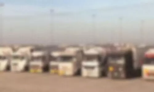 നു​വൈ​സീ​ബ് തു​റ​മു​ഖ​ത്ത് ട്ര​ക്ക് യാ​ർ​ഡി​ൽ തീ​പി​ടി​ത്തം