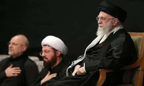 യുദ്ധത്തിന് ശേഷം ആദ്യമായി പൊതുവേദിയിൽ പ്രത്യക്ഷപ്പെട്ട് ഇറാൻ പരമോന്നത നേതാവ് ഖാംനഈ