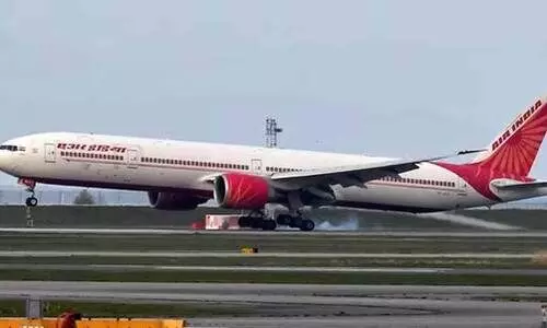 ടേ​ക്ക്ഓ​ഫി​ന് മു​മ്പ് പൈ​ല​റ്റ് കു​ഴ​ഞ്ഞു​വീ​ണു; ബം​ഗ​ളൂ​രു-​ഡ​ൽ​ഹി വി​മാ​നം വൈ​കി