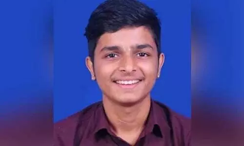 സ​ഹ​പാ​ഠി​യെ പീ​ഡി​പ്പി​ച്ച് ഗ​ർ​ഭി​ണി​യാ​ക്കി​യ കേ​സി​ൽ ഒ​ളി​വി​ൽ​പോ​യ യു​വാ​വ് അ​റ​സ്റ്റി​ൽ