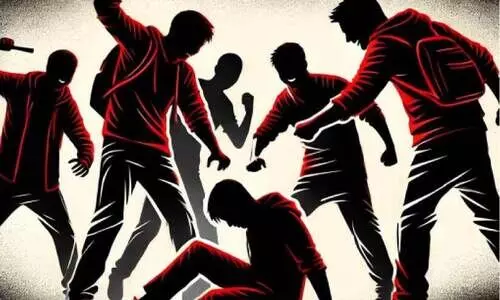 ആ​ലു​വ​യി​ൽ സാ​മൂ​ഹികവി​രു​ദ്ധ​രും മ​ദ്യ​പാ​നി​ക​ളും അ​ഴി​ഞ്ഞാ​ടു​ന്നു