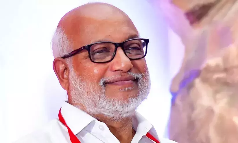 ഗാന്ധിയും നെഹ്റുവും ഇംഗ്ളണ്ടിലല്ലേ പഠിച്ചത്? മന്ത്രിമാരുടെ വിദേശ ചികിത്സയിൽ വിചിത്ര വാദവുമായി എം.എ ബേബി