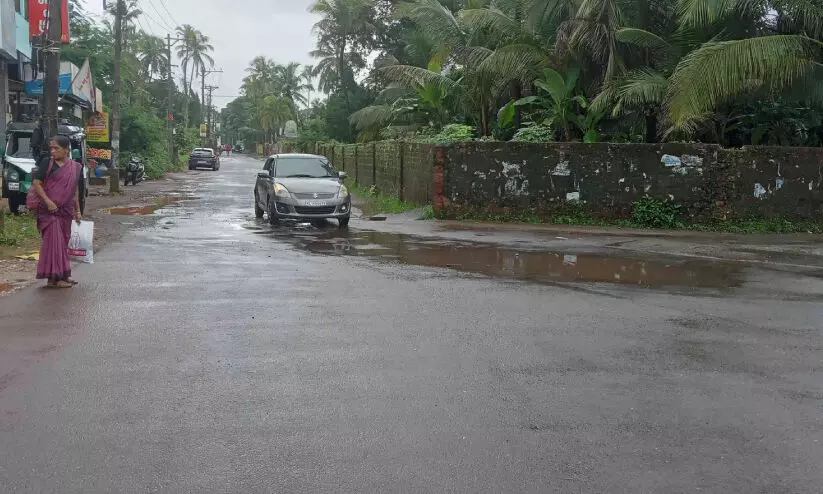 ദുരിതയാത്രക്ക് വിരാമം; നവീകരണം തുടങ്ങി താലൂക്കാശുപത്രി റോഡ് ദുരിതയാത്രക്ക് വിരാമം; നവീകരണം തുടങ്ങി താലൂക്കാശുപത്രി റോഡ്