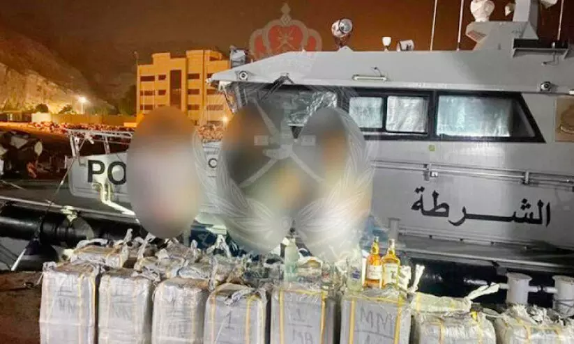 മ​ദ്യം ക​ട​ത്താ​ന്‍ ശ്ര​മി​ച്ച മൂ​ന്ന് ഇ​റാ​ന്‍ പൗ​ര​ന്മാ​ർ പി​ടി​യി​ൽ