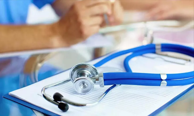 ആയുർവേദ ഗ്രന്ഥങ്ങളുടെ പരിഷ്കരണം അവഗണിക്കുന്നു; കേന്ദ്രത്തിന്റെ സംയോജിത എം.ബി.ബി.എസ്-ബി.എ.എം.എസ് ബിരുദത്തെ എതിർത്ത് ആയുർവേദ ഗവേഷകരും പ്രഫസർമാരും