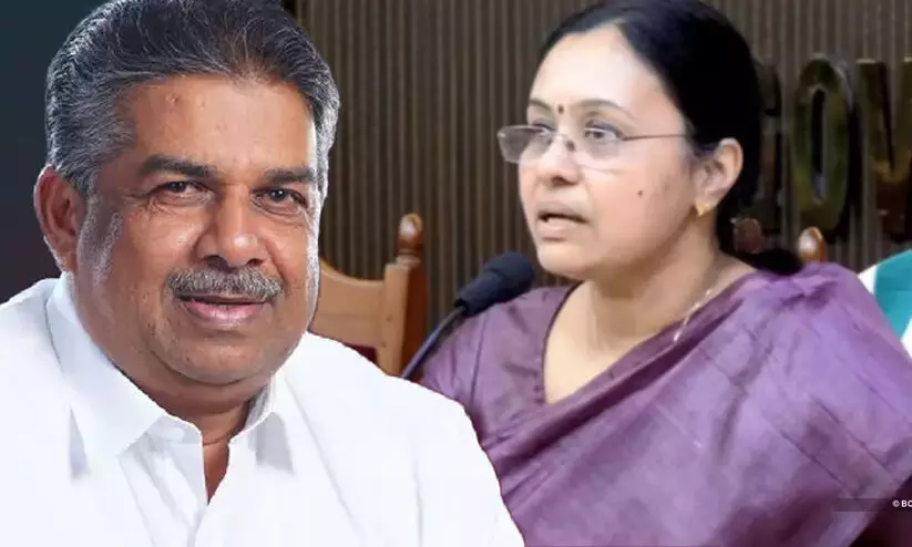 ‘ആരോഗ്യമേഖലയെ തകർക്കാൻ മന്ത്രി വീണ ജോർജിനെ ബലിയാടാക്കുന്നു, പാവം സ്ത്രീ അവരെന്തു ചെയ്തു?’ -സജി ചെറിയാൻ