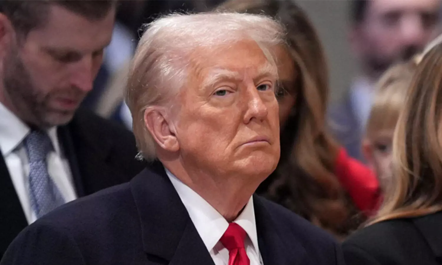 അനധികൃത കുടിയേറ്റം തടയാൻ നടപടിയെടുക്കുന്നില്ല;  കാ​ന​ഡ​ക്ക് 35 ശ​ത​മാ​നം തീ​രു​വ ചു​മ​ത്തി ട്രം​പ്