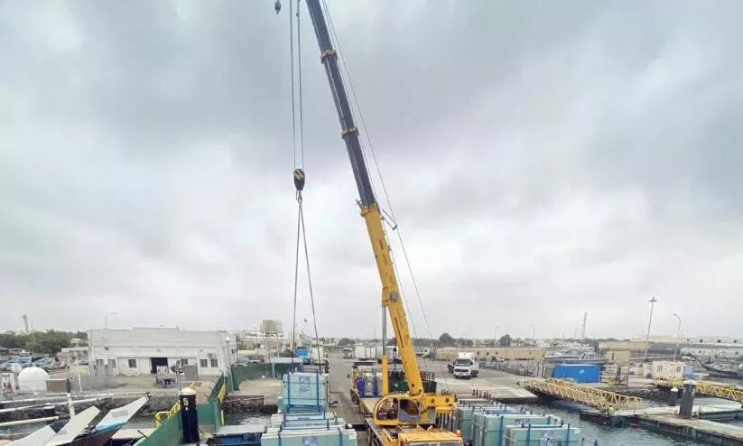 വി​ക​സ​ന കു​തി​പ്പു​മാ​യി ശി​നാ​സ് തു​റ​മു​ഖം