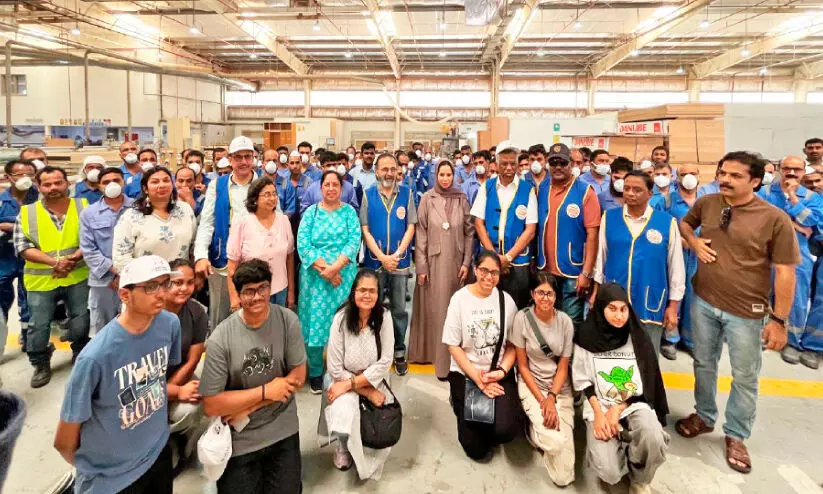 ഐ.​സി.​ആ​ർ.​എ​ഫ് മൂ​ന്നാം ആ​ഴ്ച​യി​ലും സ​ഹാ‍യ​മെ​ത്തി​ച്ചു