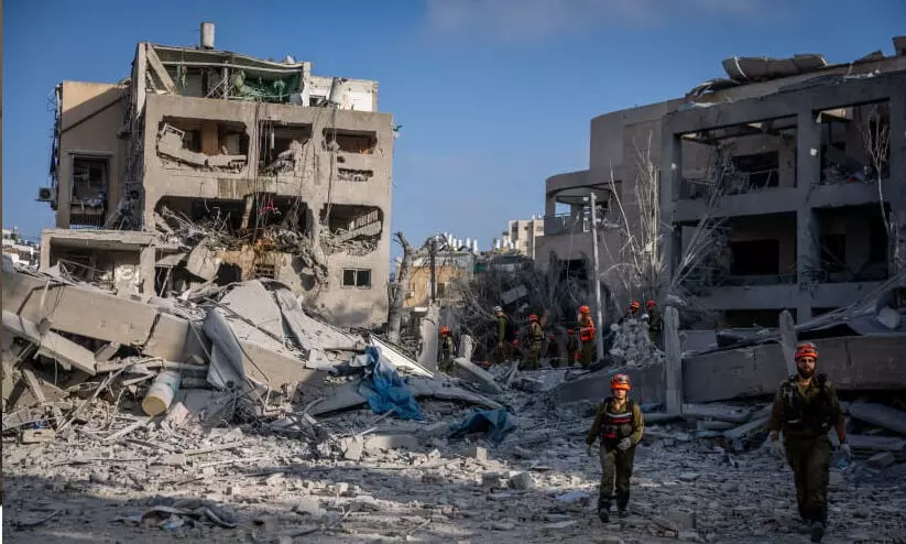 ഇറാൻ പ്രത്യാക്രമണത്തിൽ വീടുകൾ തകർന്ന ഇസ്രായേലികളോട് ഒഴിഞ്ഞ് പോകാൻ ഹോട്ടലുകൾ