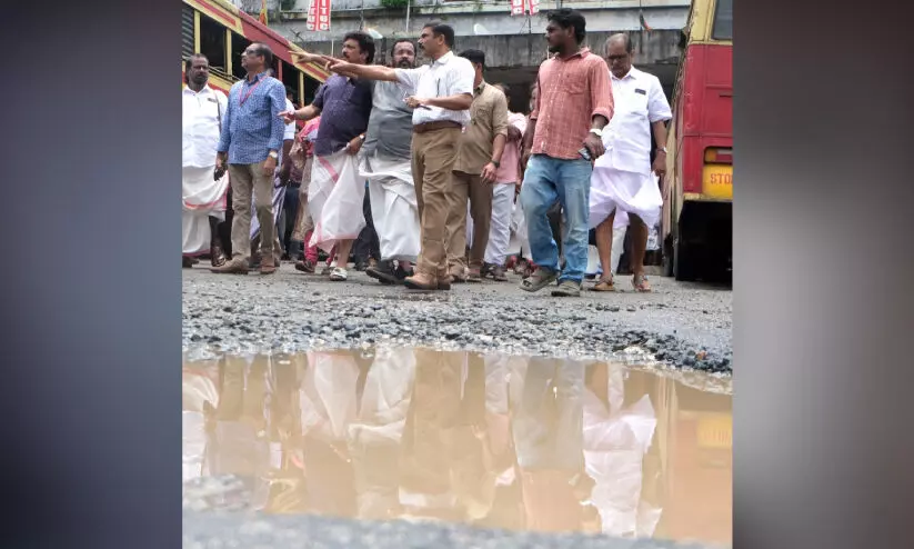 തൃ​ശൂ​ർ കെ.​എ​സ്.​ആ​ർ.​ടി.​സി സ്റ്റാ​ൻ​ഡ് 45 ദി​വ​സ​ത്തി​ന​കം പൊ​ളി​ക്കും