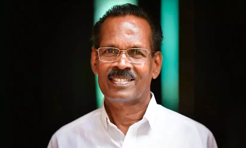 കെ.എസ്.ആർ.ടി.സി നിരത്തിലിറങ്ങില്ല, മന്ത്രിക്ക് കാര്യമറിയില്ല, സ്വകാര്യവാഹനം റോഡിലിറക്കാതിരിക്കുന്നതാണ് നല്ലത് - ടി.പി രാമകൃഷ്ണൻ