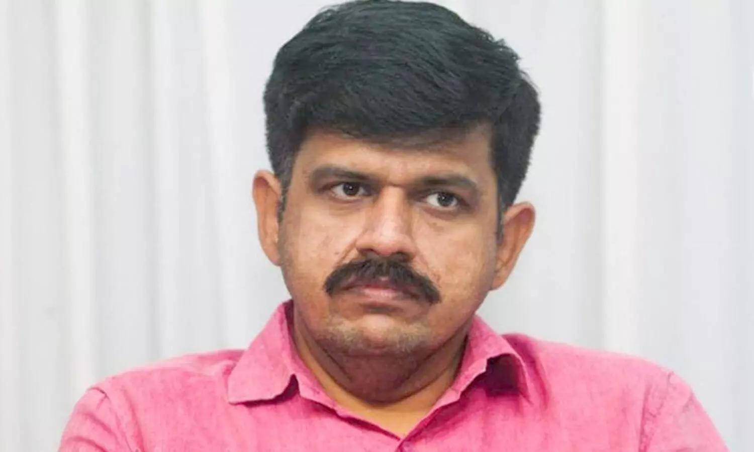 വി. മുരളീധരന് ജ്യോതി മൽഹോത്രയെ അറിയാം, വന്ദേ ഭാരത ഉദ്ഘാടനത്തിന് കാസർകോട് എത്തിച്ചത് ആര്? -സന്ദീപ് വാര്യർ