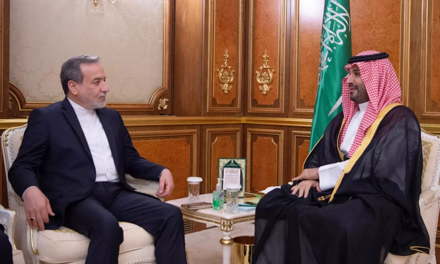 ഇറാൻ വിദേശകാര്യമന്ത്രി സൗദിയിൽ, ഊഷ്മള വരവേൽപ്, കിരീടാവകാശിയുമായി കൂടിക്കാഴ്ച