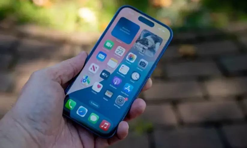 യുവതിയെ ഫോണിലൂടെ അസഭ്യം പറഞ്ഞു; 7,000 ദിർഹം നഷ്ടപരിഹാരം