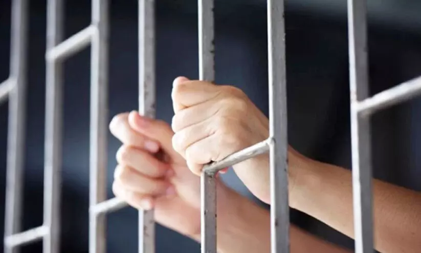 സ്നാ​പ്ചാ​റ്റി​ൽ ചൂ​താ​ട്ടം: ഒ​രാ​ൾ അ​റ​സ്റ്റി​ൽ