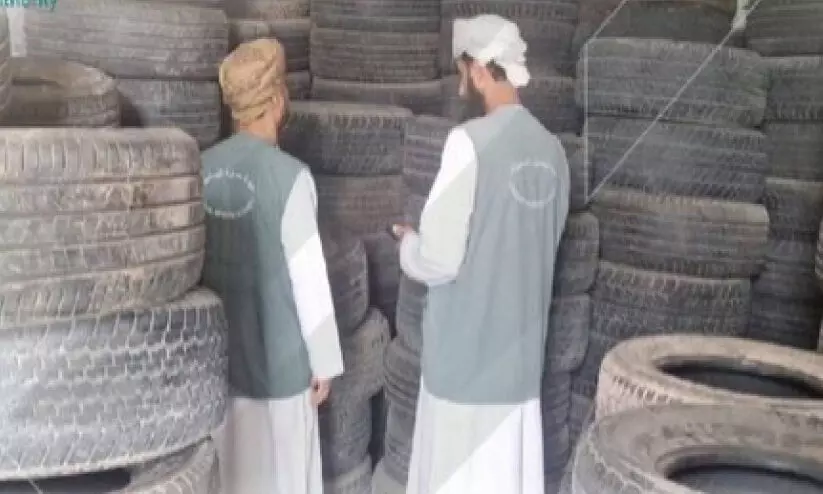 ചൂ​ടാ​ണ്, പ​ഴ​യ ട​യ​ർ വീ​ണ്ടും ഉ​പ​യോ​ഗി​ക്കേ​ണ്ട, പ​ണി​യാ​ണ്...