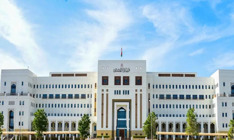 തൊഴിലാളികളെ ഓർമപ്പെടുത്തി മന്ത്രാലയം കാലാവധി കഴിഞ്ഞ വിസ പിഴകൂടാതെ 31വരെ പുതുക്കാം തൊഴിലാളികളെ ഓർമപ്പെടുത്തി മന്ത്രാലയം കാലാവധി കഴിഞ്ഞ വിസ പിഴകൂടാതെ 31വരെ പുതുക്കാം