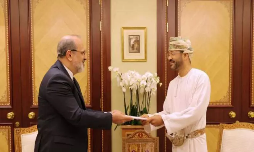 ഇ​റാ​ൻ വി​ദേ​ശ​കാ​ര്യ മ​ന്ത്രി​യു​ടെ ക​ത്തു​ക​ൾ സ​യ്യി​ദ് ബ​ദ​റി​ന് കൈ​മാ​റി