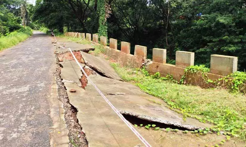 മട്ടന്നൂരില്‍ പുനര്‍നിര്‍മിച്ച പഴശ്ശി കനാല്‍റോഡ് പൂർണമായി തകര്‍ന്നു