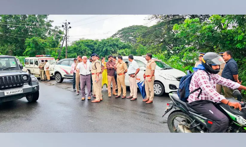 പാലക്കാട് നഗരത്തിലെ ഗതാഗത തടസ്സം; പരിശോധന നടത്തി പാലക്കാട് നഗരത്തിലെ ഗതാഗത തടസ്സം; പരിശോധന നടത്തി