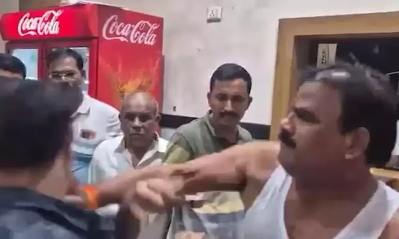 എം.എൽ.എ ഹോസ്റ്റലിൽ വിതരണം ചെയ്ത ഭക്ഷണത്തിന് നിലവാരമില്ല; കാന്റീൻ ഓപ്പറേറ്ററെ തല്ലി എം.എൽ.എ