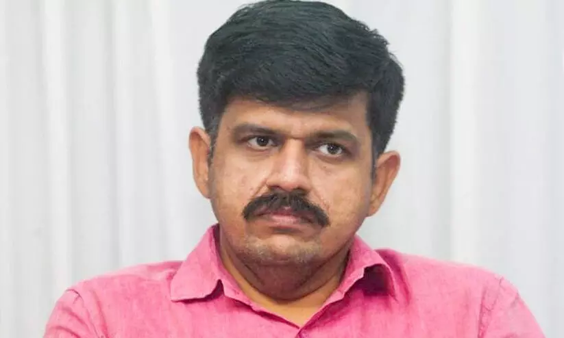 വി. മുരളീധരന് ജ്യോതി മൽഹോത്രയെ അറിയാം, വന്ദേ ഭാരത ഉദ്ഘാടനത്തിന് കാസർകോട് എത്തിച്ചത് ആര്? -സന്ദീപ് വാര്യർ