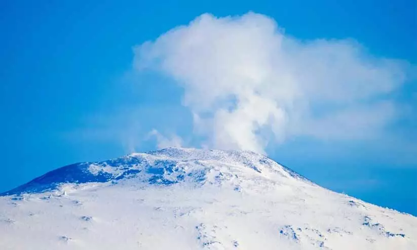 ഹിമാനികൾ ഉരുകുന്നത് അഗ്നിപർവ്വത സ്ഫോടനങ്ങൾക്ക് കാരണമാകുന്നുവെന്ന് പഠനം ഹിമാനികൾ ഉരുകുന്നത് അഗ്നിപർവ്വത സ്ഫോടനങ്ങൾക്ക് കാരണമാകുന്നുവെന്ന് പഠനം