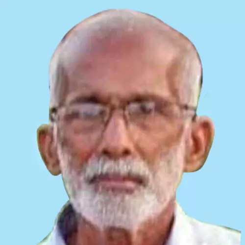 മ​ലേ​ഷ്യ​യി​ലേ​ക്ക് കു​ടും​ബ​ത്തോ​ടെ വി​നോ​ദ​യാ​ത്ര​ക്കു പോ​യ ഗൃ​ഹ​നാ​ഥ​ൻ ദേ​ഹാ​സ്വാ​സ്ഥ്യ​ത്തെ തു​ട​ർ​ന്ന് മ​രി​ച്ചു കൊ​ല്ല​ങ്കോ​ട്: മ​ലേ​ഷ്യ​യി​ലേ​ക്ക് കു​ടും​ബ​ത്തോ​ടെ വി​നോ​ദ​യാ​ത്ര​ക്കു പോ​യ ഗൃ​ഹ​നാ​ഥ​ൻ ദേ​ഹാ​സ്വാ​സ്ഥ്യ​ത്തെ തു​ട​ർ​ന്ന് മ​രി​ച്ചു. ത​ച്ച​മ്പാ​ക്ക് ക​ളം വെ​ള്ള​നാ​റ നൂ​റു​ദ്ദീ​ൻ ഹാ​ജി​യാ​ണ് (73) ക്വാ​ലാ​ലം​പു​രി​ൽ ദേ​ഹാ​സ്വാ​സ്ഥ്യ​ത്തെ തു​ട​ർ​ന്ന് ആ​ശു​പ​ത്രി​യി​ൽ പ്ര​വേ​ശി​പ്പി​ച്ചെ​ങ്കി​ലും മ​രി​ച്ച​ത്. ഭാ​ര്യ​യും മ​ക​ളും ചെ​റു​മ​ക്ക​ളു​മാ​യി മ​ലേ​ഷ്യ​യി​ലേ​ക്ക് ഞാ​യ​റാ​ഴ്ച​യാ​ണ് യാ​ത്ര​തി​രി​ച്ച​ത്.  മൃ​ത​ദേ​ഹം നാ​ട്ടി​ലെ​ത്തി​ക്കു​മെ​ന്ന് ബ​ന്ധു​ക്ക​ൾ പ​റ​ഞ്ഞു. ഭാ​ര്യ: ജ​മീ​ല. മ​ക്ക​ൾ: ഫെ​മി​ൽ, ഫെ​മി​ന, ഫ​സി​ൽ. മ​രു​മ​ക്ക​ൾ: അ​ബ്ദു​ൽ റ​ഷീ​ദ്, ഷാ​ജി​ത, ഷ​ബി​ത. സ​ഹോ​ദ​ര​ങ്ങ​ൾ: കാ​ജാ ഹു​സൈ​ൻ ഹാ​ജി, ജ​ബ്ബാ​റ​ലി, സ​ഹാ​വു​ദ്ദീ​ൻ.