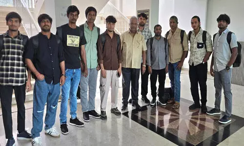 മു​ങ്ങി​യ ക​പ്പ​ലി​ലെ ഇ​ന്ത്യ​ൻ ജീ​വ​ന​ക്കാ​ർ നാ​ട​ണ​ഞ്ഞു