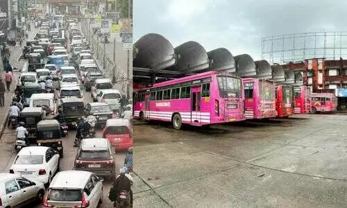 ബ​സ് സ​മ​രം; അ​വി​ടെ വി​ജ​നം, ഇ​വി​ടെ കു​രു​ക്ക്​