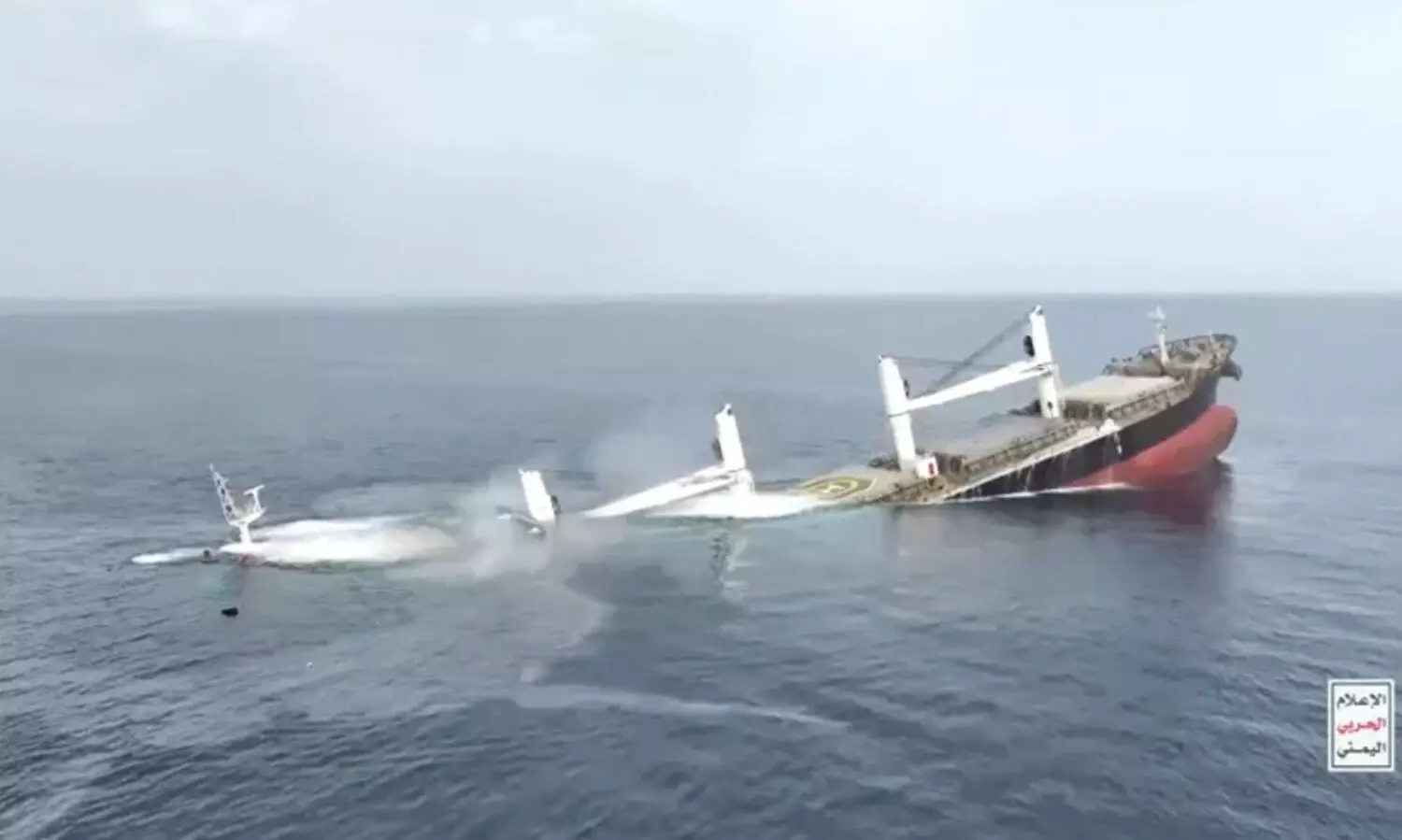 ചെങ്കടലിൽ കപ്പലുകൾ മുക്കിയതിന് പിന്നാലെ  ഇസ്രായേൽ വിമാനത്താവളത്തിന് നേരെയും ഹൂതികളുടെ ആക്രമണം