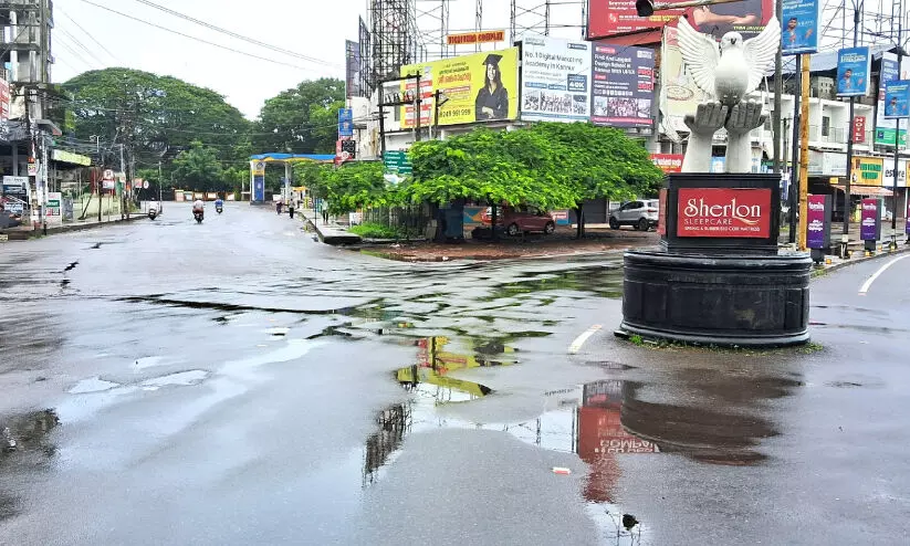 തെക്കീ ബസാർ-കക്കാട് റോഡിൽ കുരുക്കഴിയും