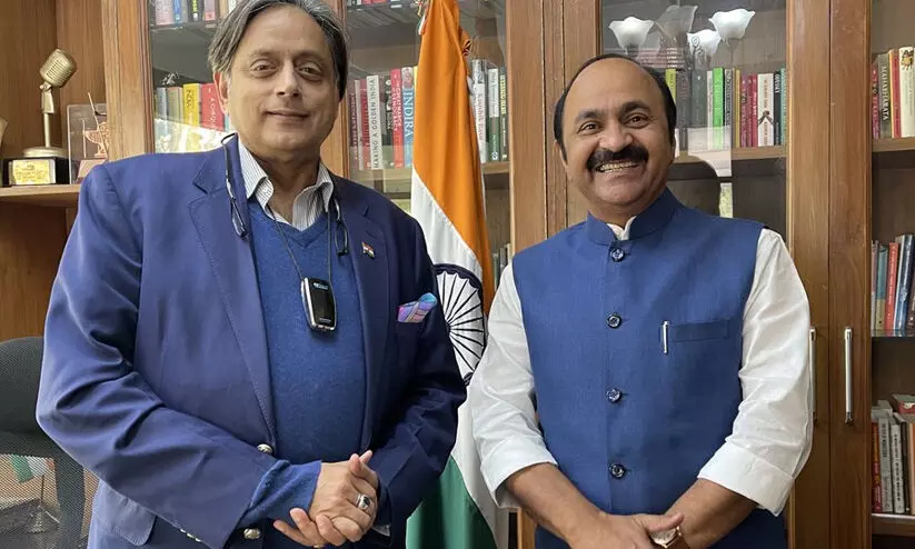 തരൂരിന്റെ ഇന്ദിര വിരുദ്ധ ലേഖനത്തെ കുറിച്ച് എനിക്ക് അഭിപ്രായമുണ്ട്, പറയുന്നില്ല -വി.ഡി. സതീശൻ: ‘മുഖ്യമന്ത്രി മോഹം: ഏത് സർവേയാണ് അദ്ദേഹം പങ്കുവെച്ചത്?’