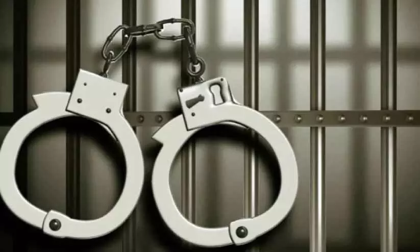 മ​യ​ക്കു​ മ​രു​ന്നു​മാ​യി ര​ണ്ടു​പേ​ർ പി​ടി​യി​ൽ