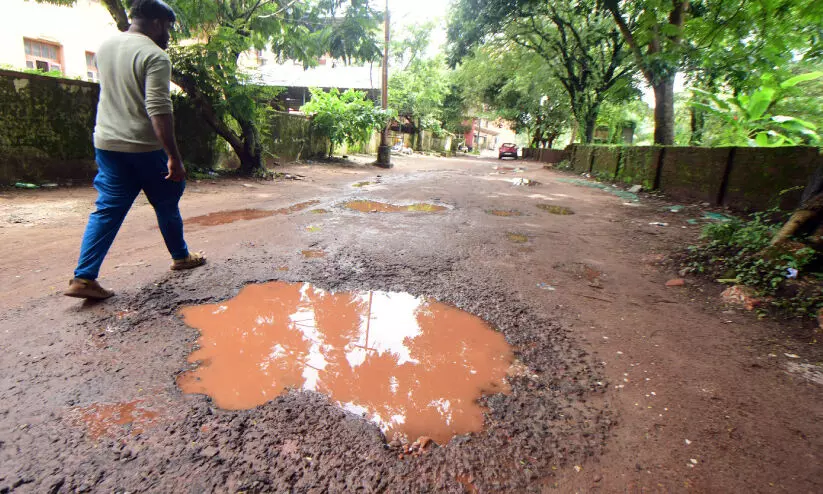 ബീച്ച് ആശുപത്രി; കപ്പിനും ചുണ്ടിനുമിടെ ഫണ്ട് തെറിച്ചു, ചളിക്കുണ്ടിൽനിന്ന് മോചനമില്ല