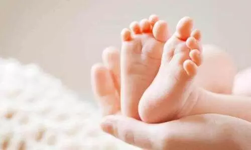 നവജാത ശിശു മരിച്ചുവെന്ന് ഉറപ്പു വരുത്തി ആശുപത്രി അധികൃതർ ബന്ധുക്കൾക്ക് കൈമാറി; സംസ്കാരത്തിനു തൊട്ടു മുമ്പ് കുട്ടി കരഞ്ഞതോടെ കഥ മാറി