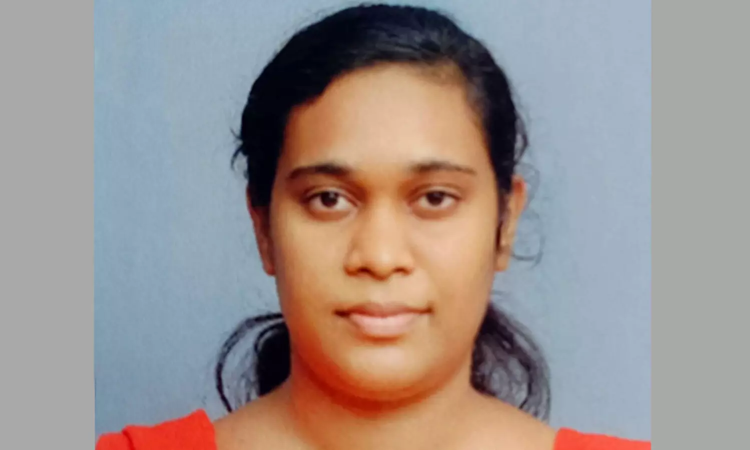 വീടിന്റെ വർക്ക് ഏരിയയിൽ വെച്ച് പാമ്പുകടിയേറ്റു; യുവതി മരിച്ചു