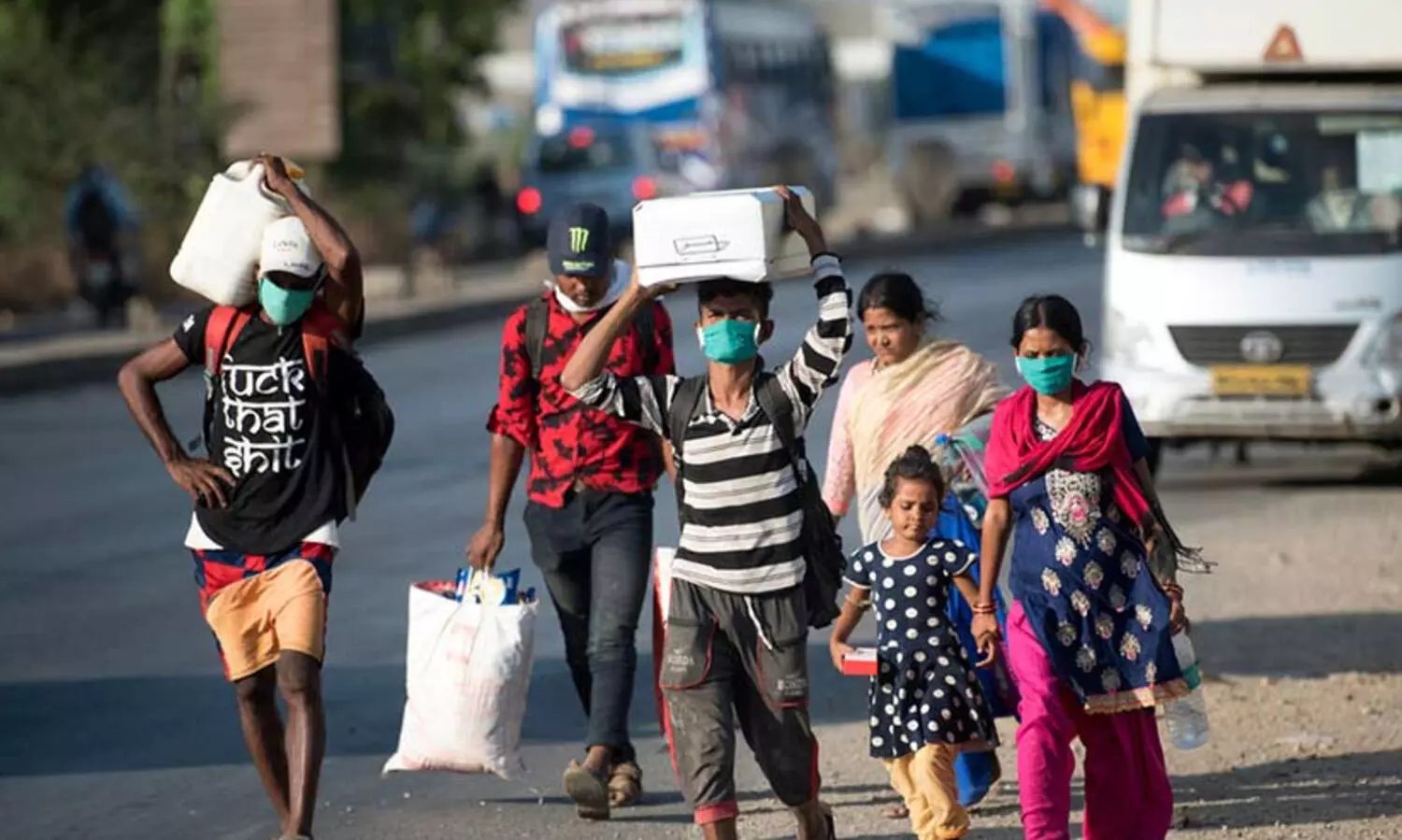 ബംഗാളികളോടുള്ള ഭരണകൂട വിവേചനം കടുക്കുന്നു;   ഡൽഹിയിൽ കുടിയേറിയ ചേരി നിവാസികൾക്ക് വെള്ളവും വെളിച്ചവും തടഞ്ഞ് അധികൃതർ