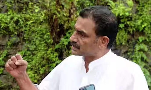 എ.​വി. ജ​യ​നെ സി.​പി.​എം പു​റ​ത്താ​ക്കാ​ൻ സാ​ധ്യ​ത