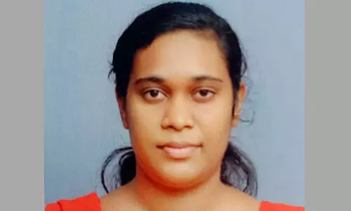 വീടിന്റെ വർക്ക് ഏരിയയിൽ വെച്ച് പാമ്പുകടിയേറ്റു; യുവതി മരിച്ചു